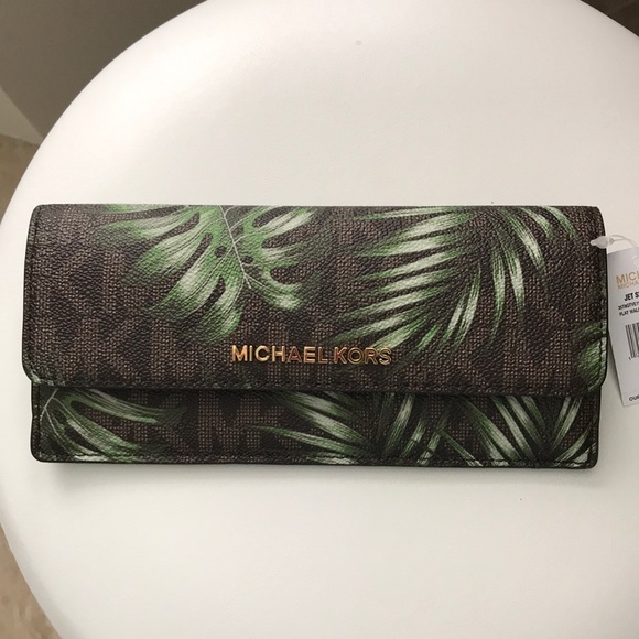 Michael Kors Handbags - MICHAEL KORS WALLET